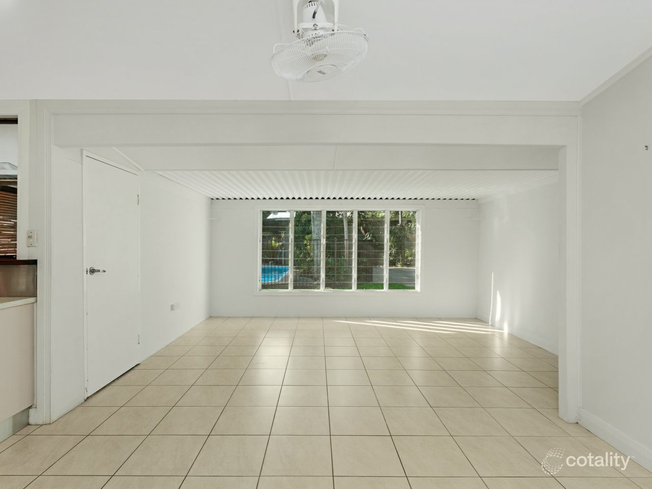 34 Saw St, Machans Beach, QLD 4878