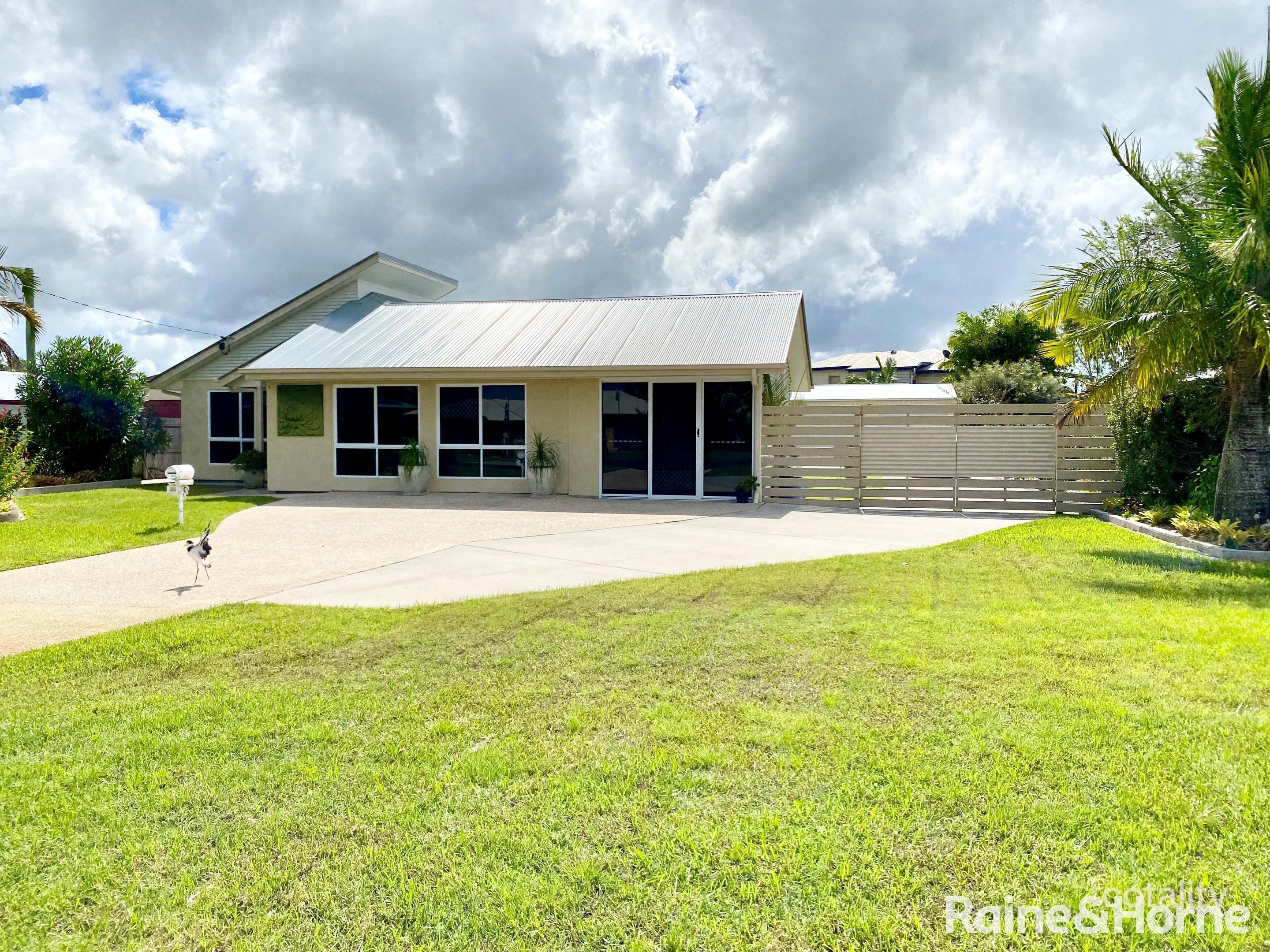 31 Canberra Ave, Cooloola Cove, QLD 4580