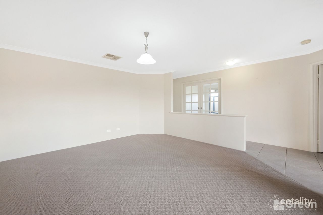 4 Philmont Way, Meadow Springs, WA 6210