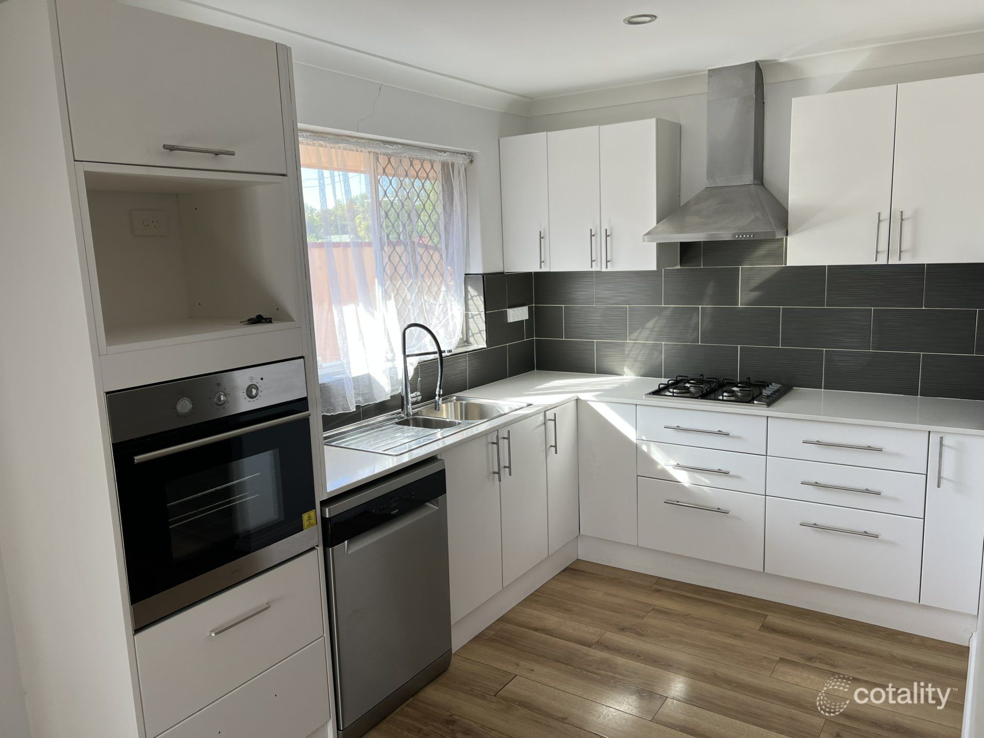 8 Mintern Ct, Thornlie, WA 6108