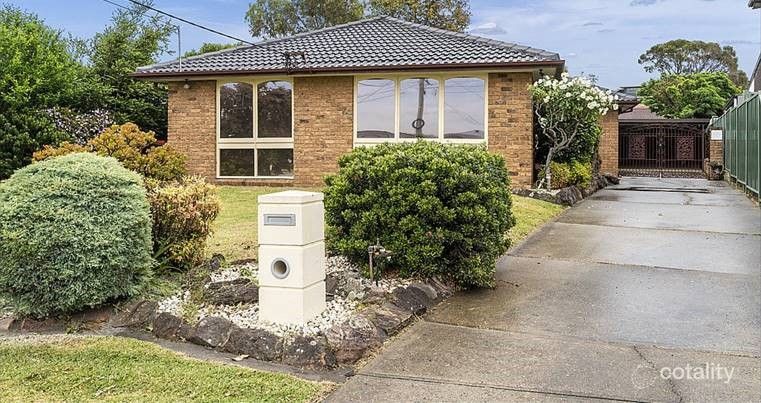 17 Ikara Cres, Moorebank, NSW 2170