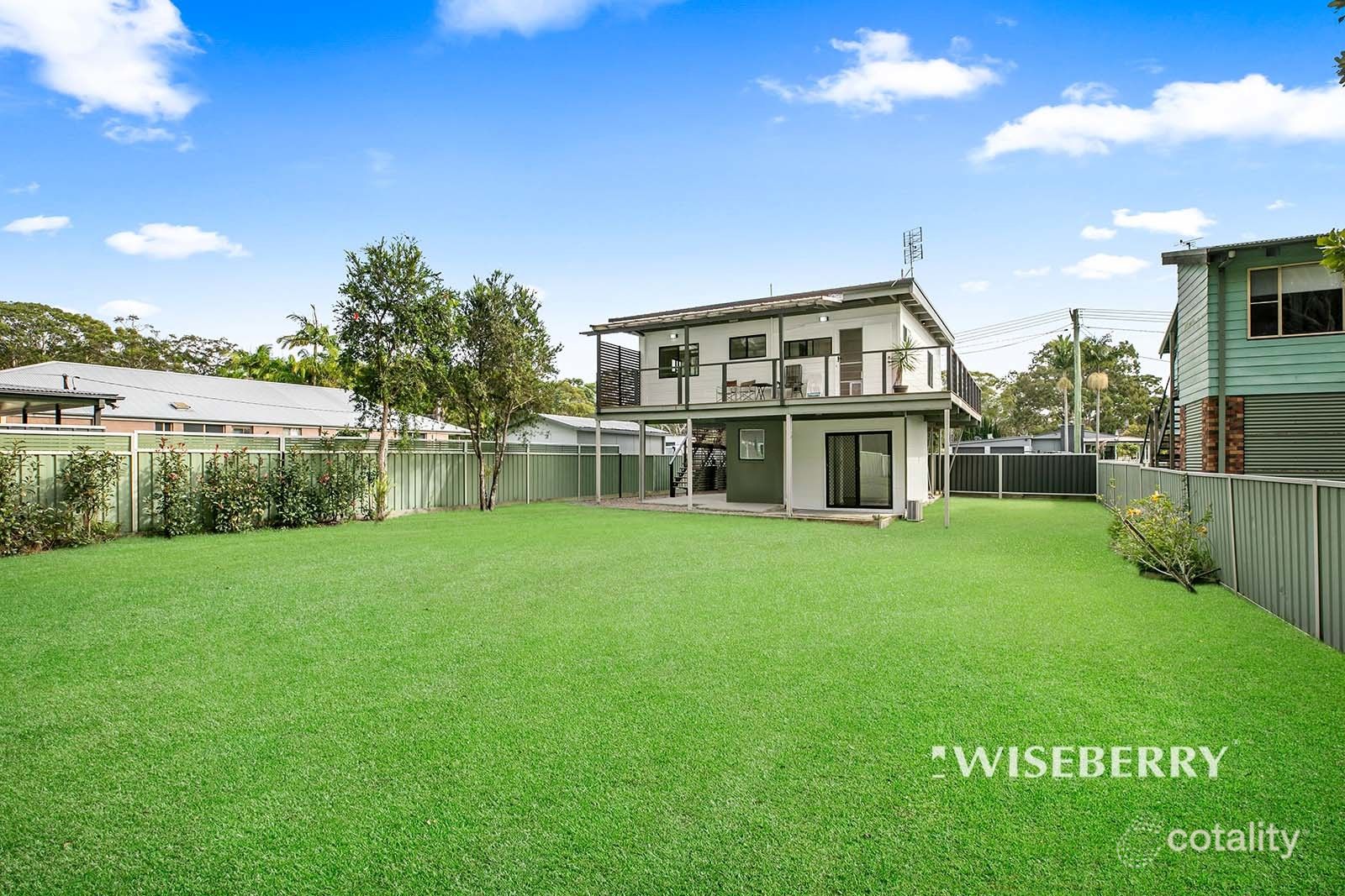 13 Karoola Ave, Kingfisher Shores, NSW 2259