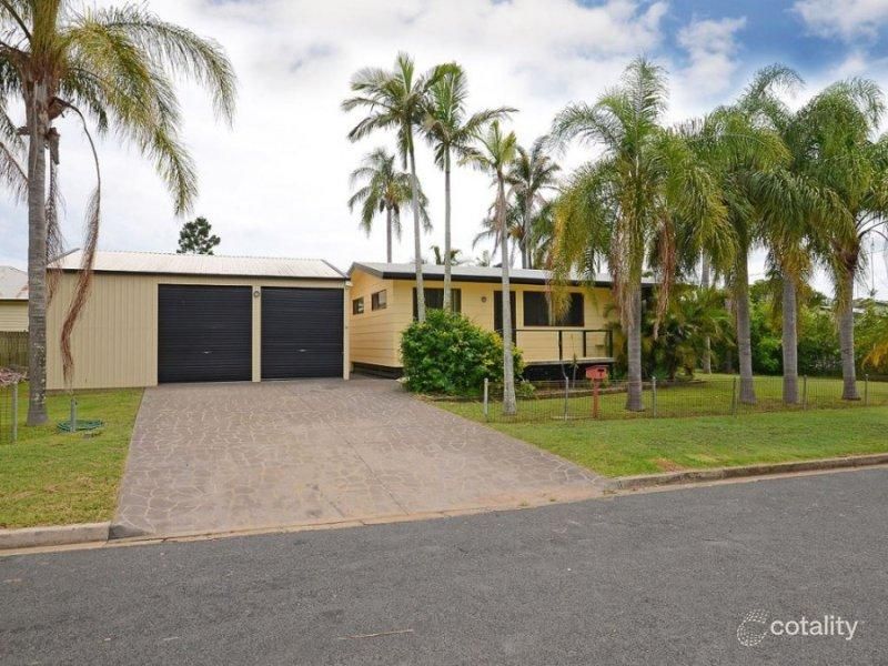 6 Crescent St, Urangan, QLD 4655