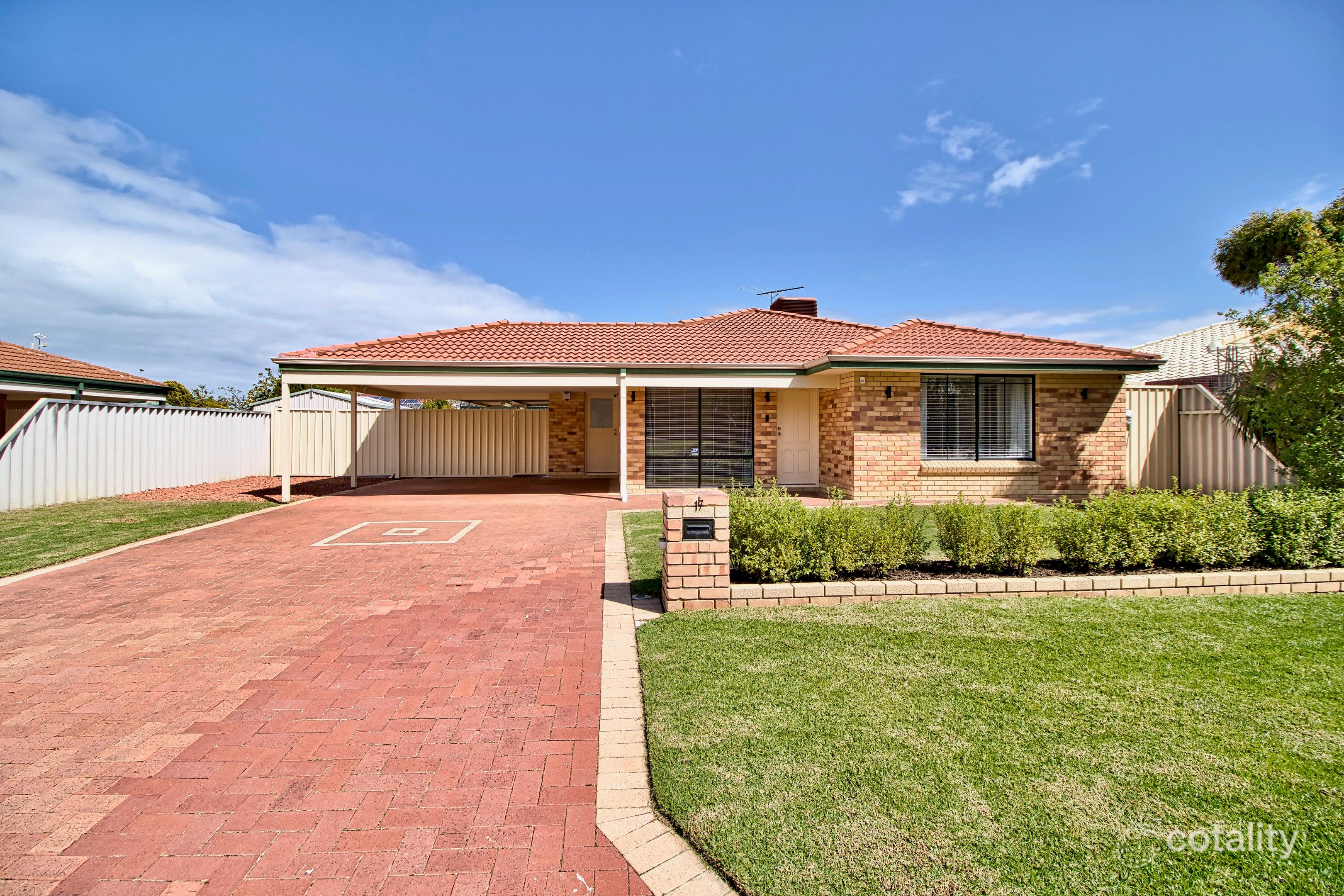 17 Rothesay Ct, Cooloongup, WA 6168