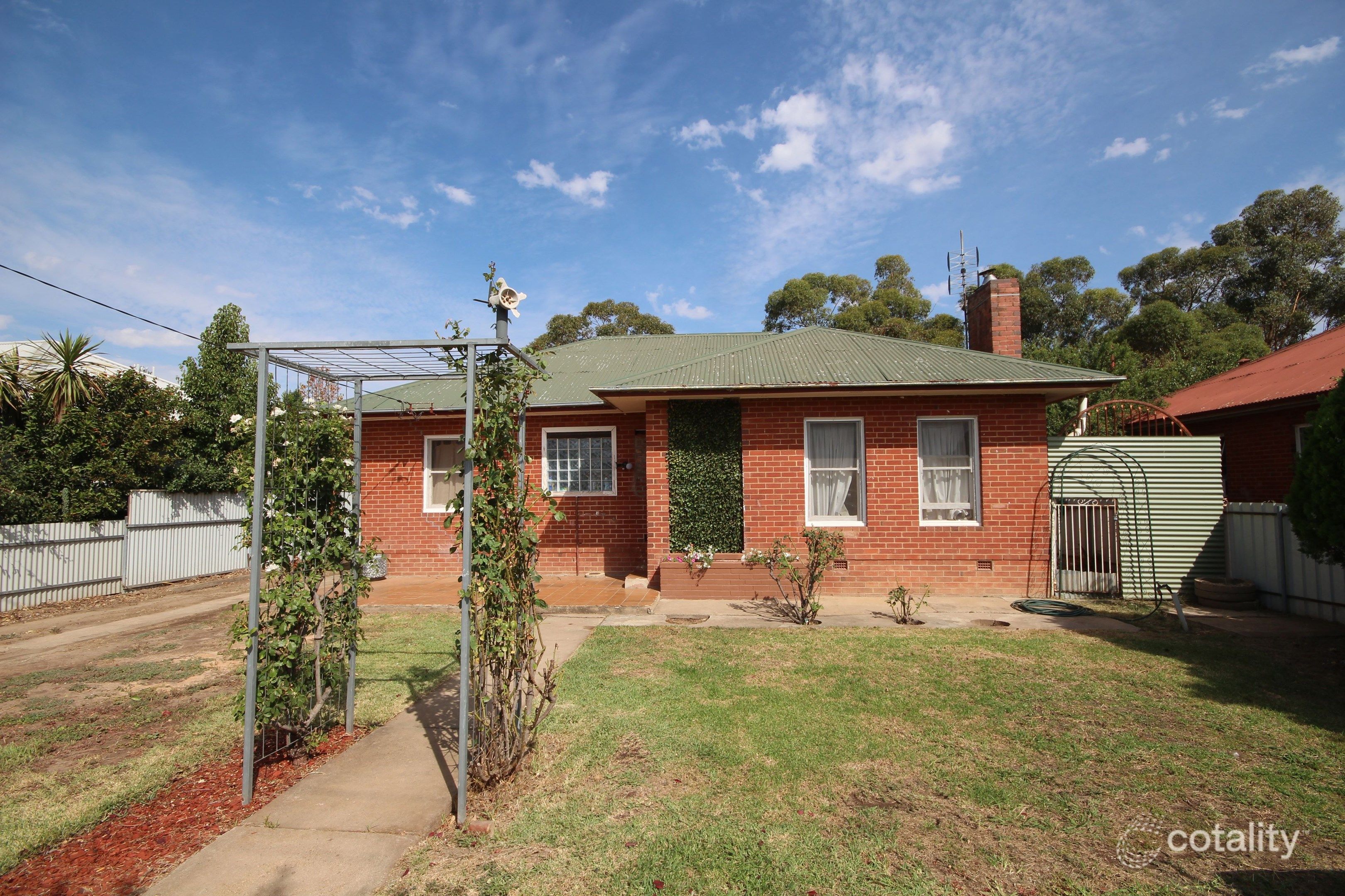 14 West Pde, Wagga Wagga, NSW 2650