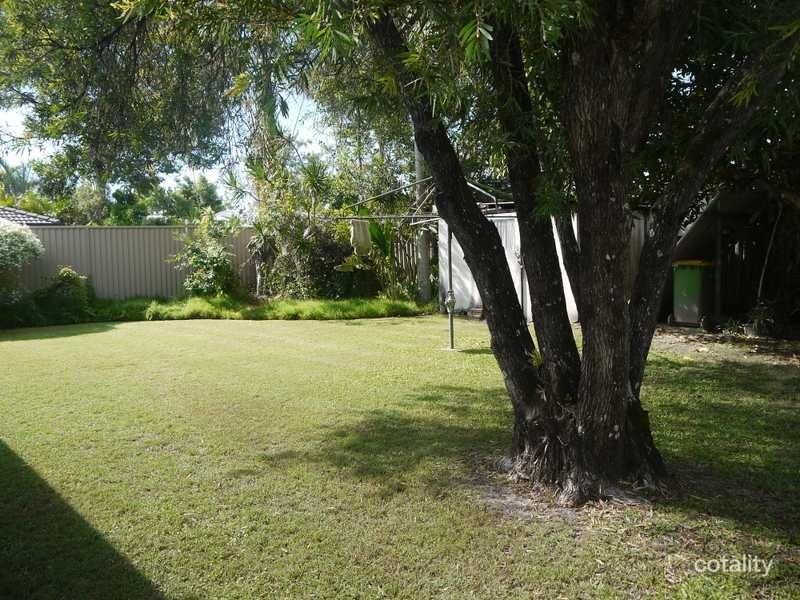 10 Merauke Ave, Palm Beach, QLD 4221