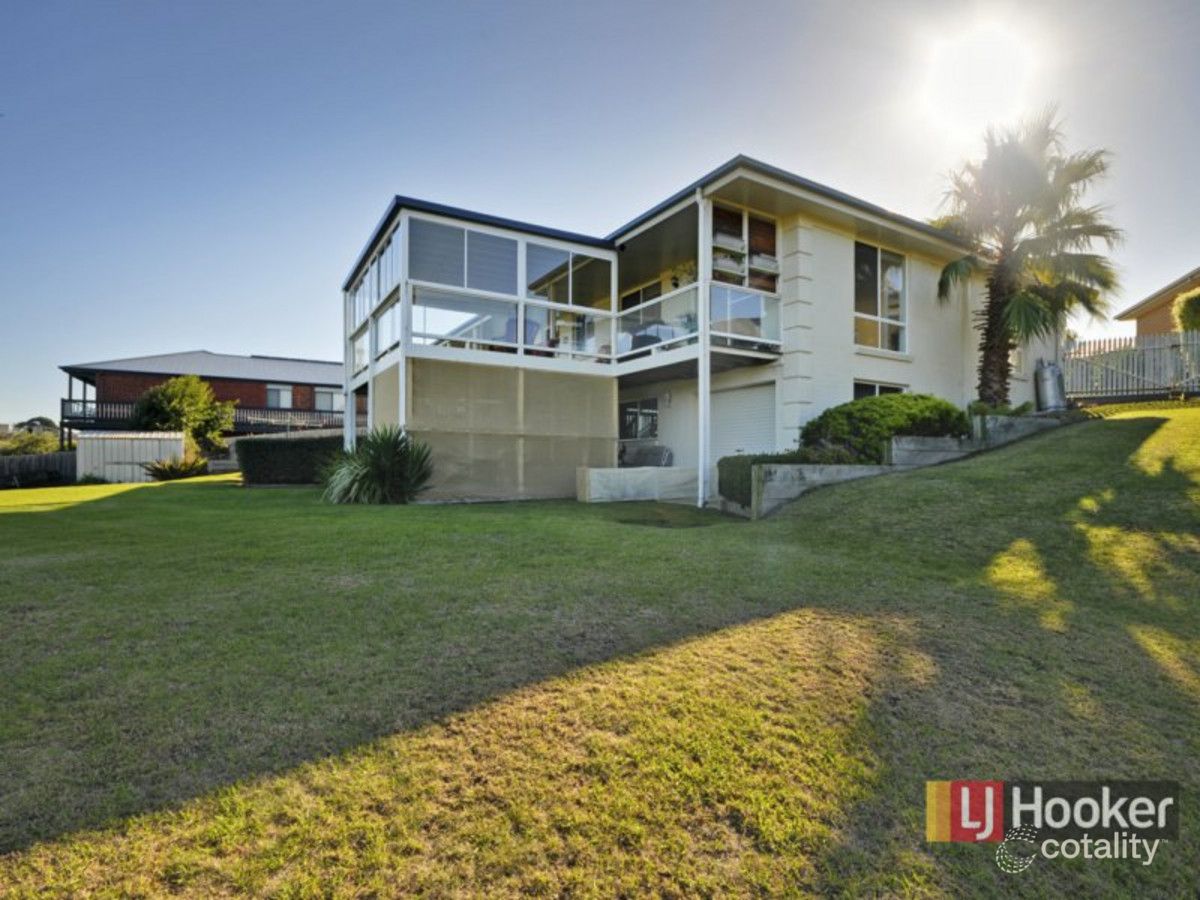 67 Stirling Dr, Lakes Entrance, VIC 3909