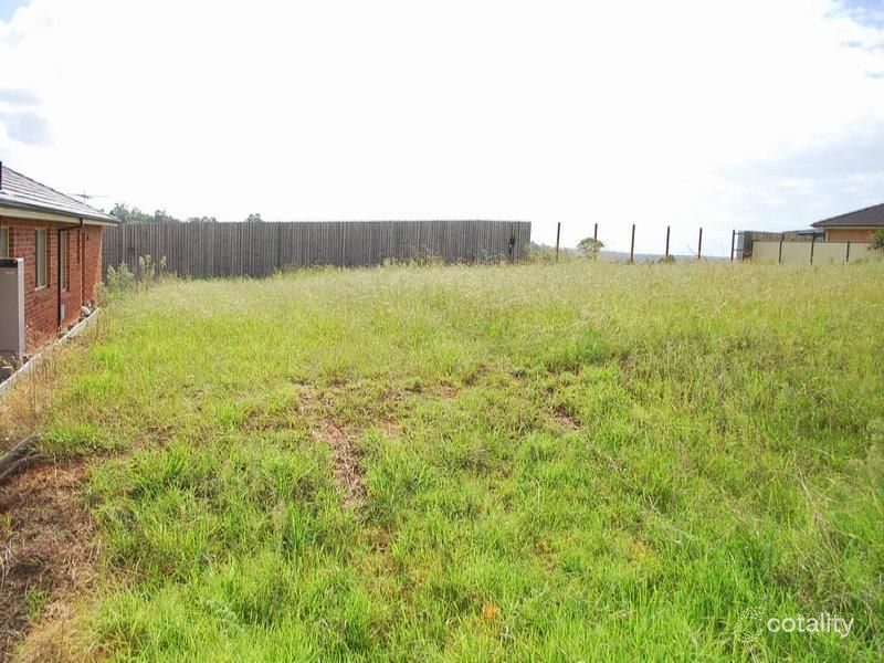 5 St Simon Cl, Blair Athol, NSW 2560