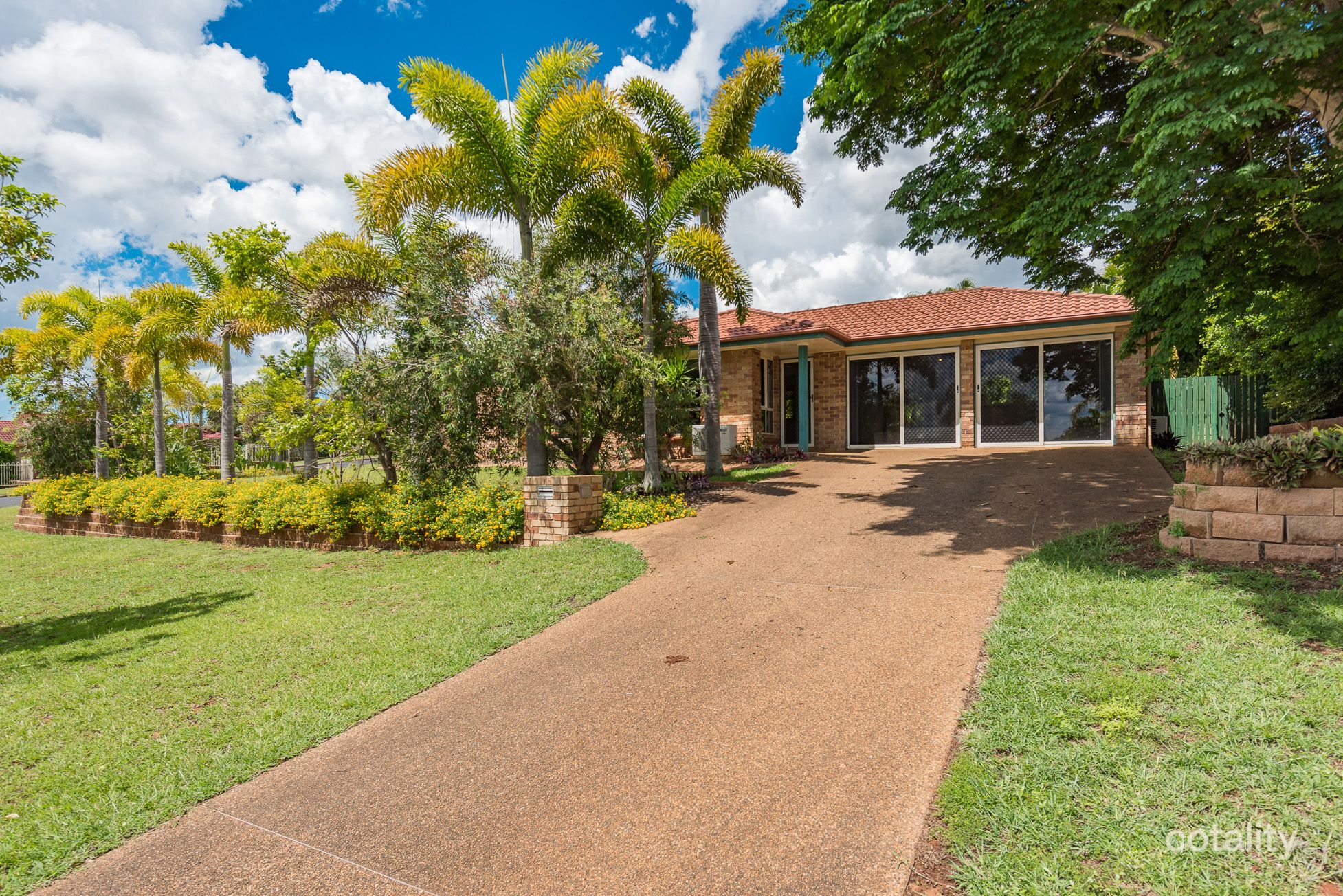 1 Monique Ave, Avoca, QLD 4670
