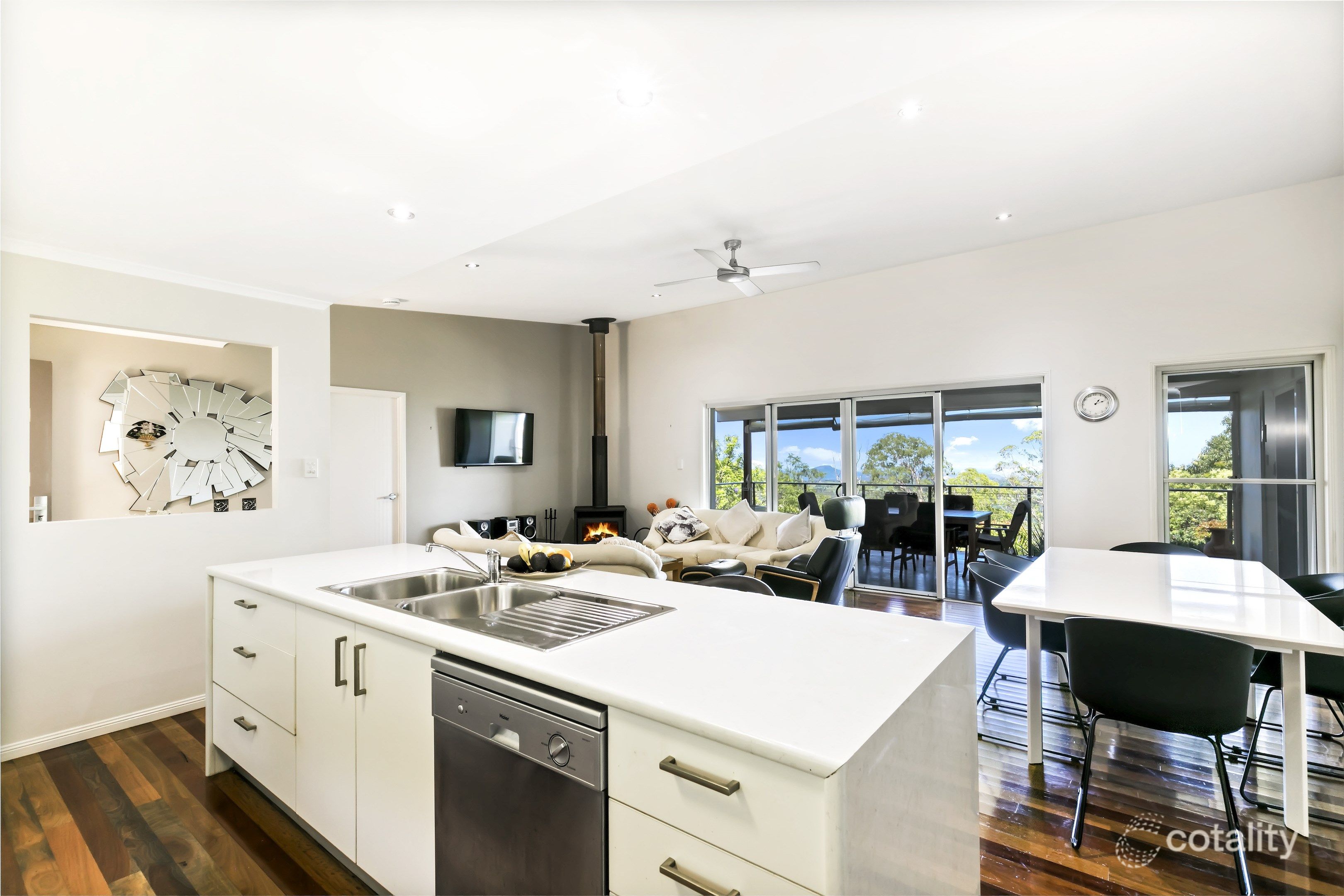 1 Flaxton Dr, Mapleton, QLD 4560