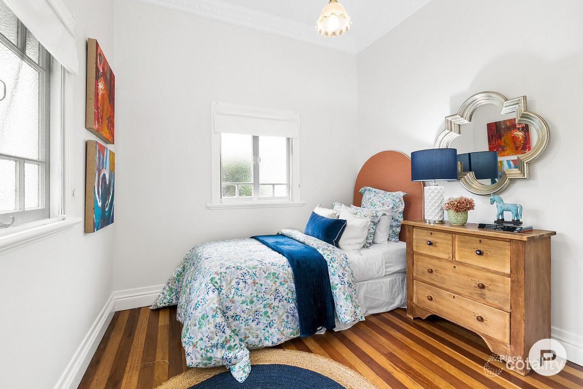 8 Thynne Ave, Norman Park, QLD 4170