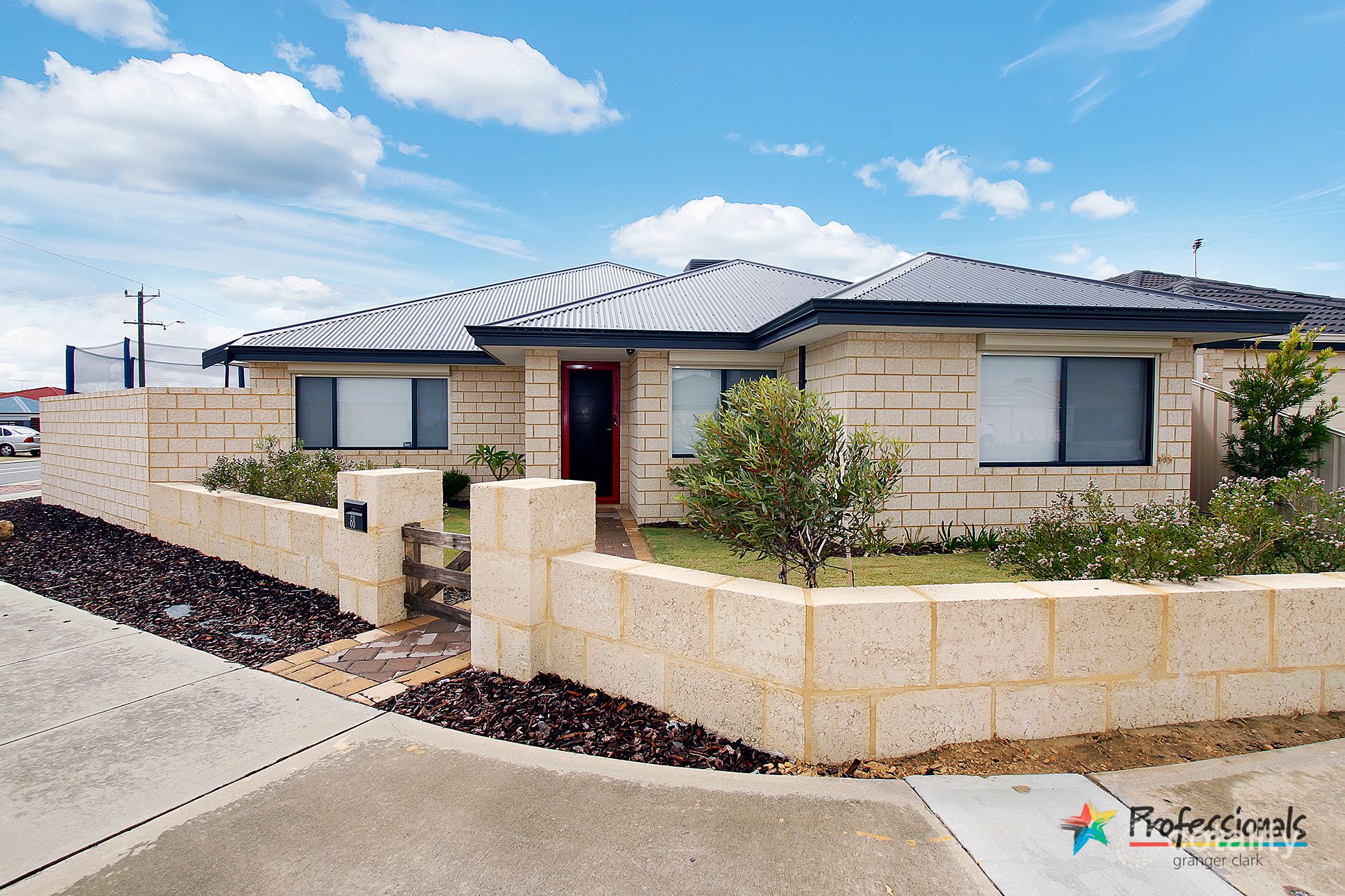 68 Redcliffe Ave, Marangaroo, WA 6064