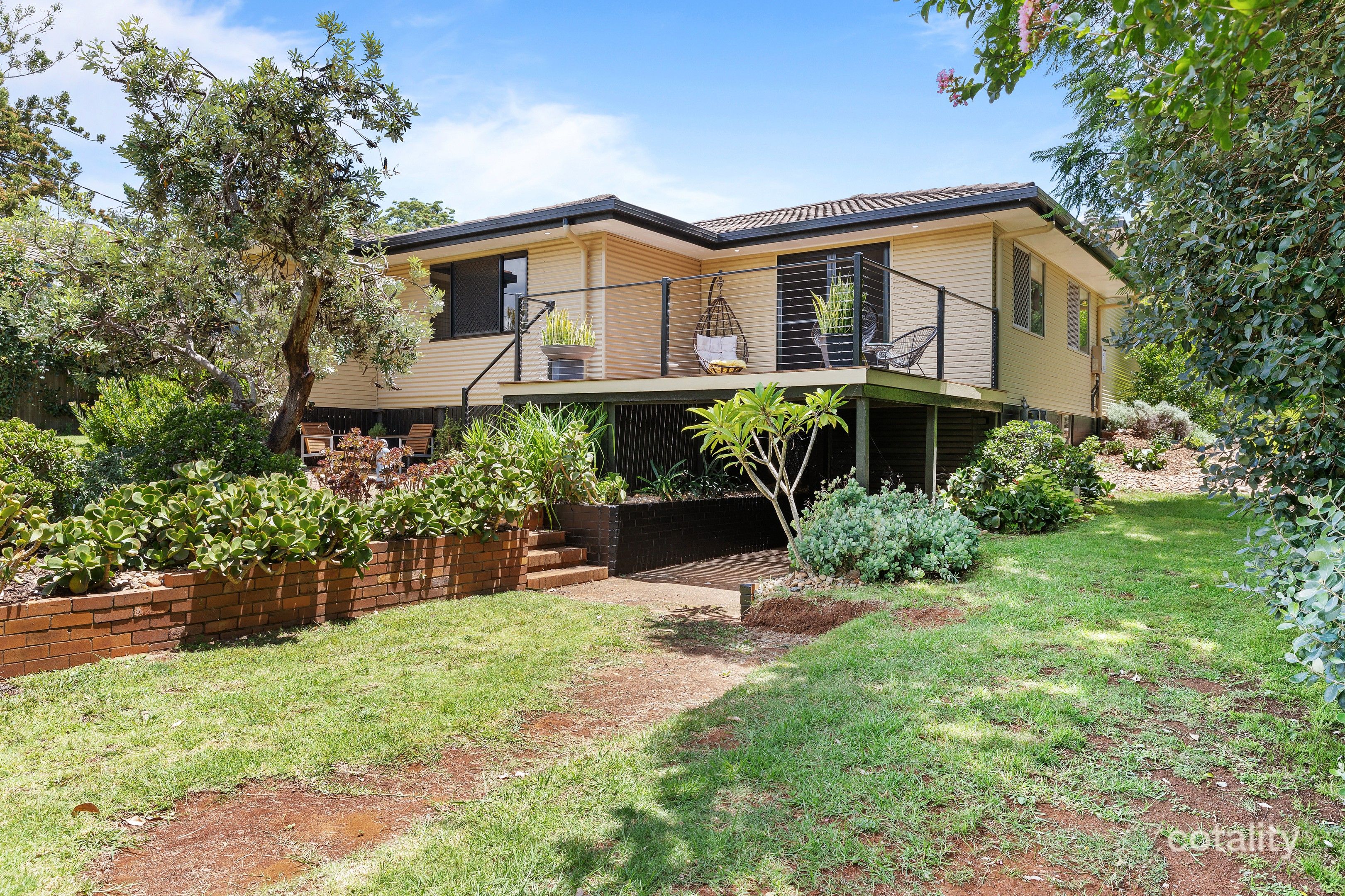 17 Hillside St, Newtown, QLD 4350