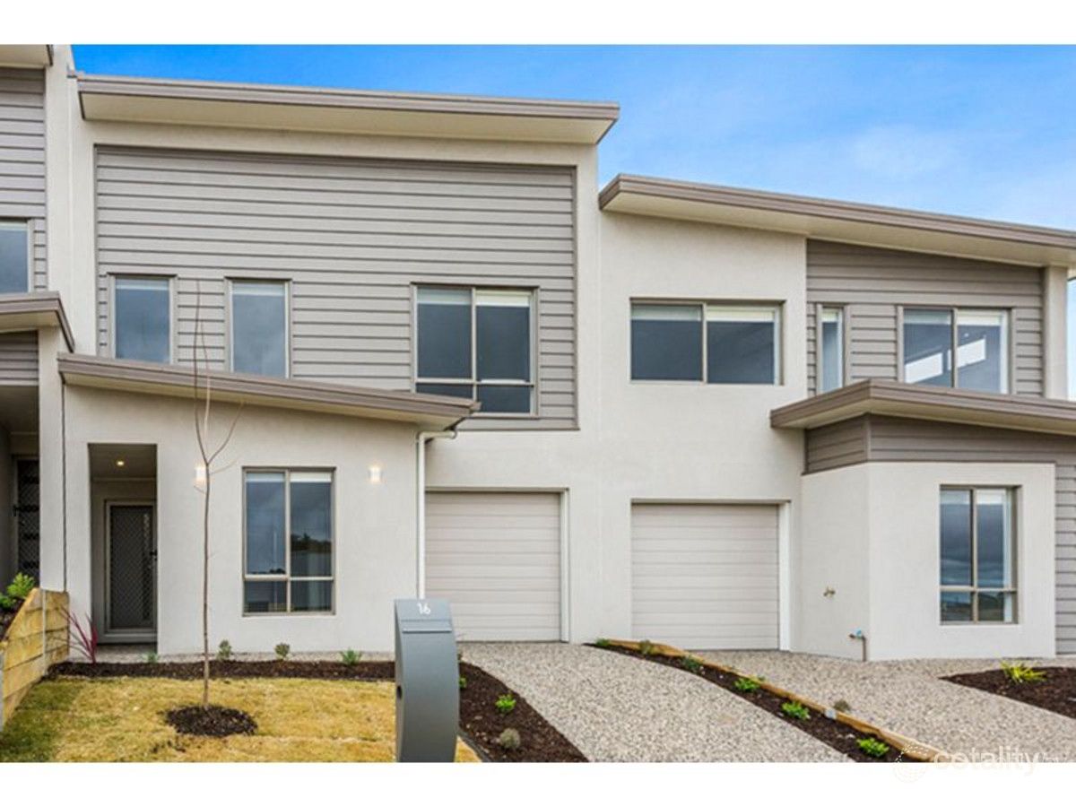 16 Carlin St, Glenvale, QLD 4350