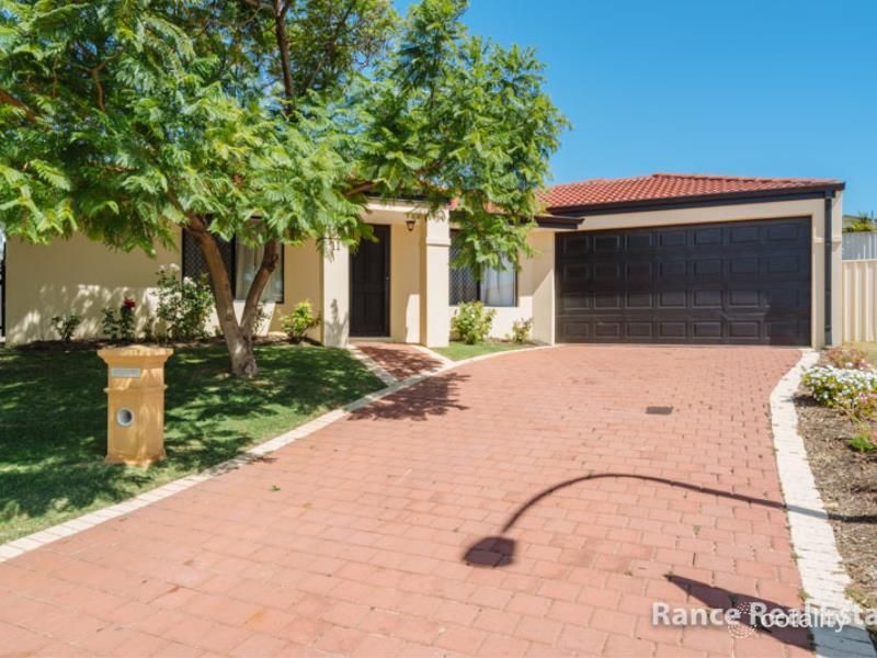 11 Macalpine Rtt, Kinross, WA 6028