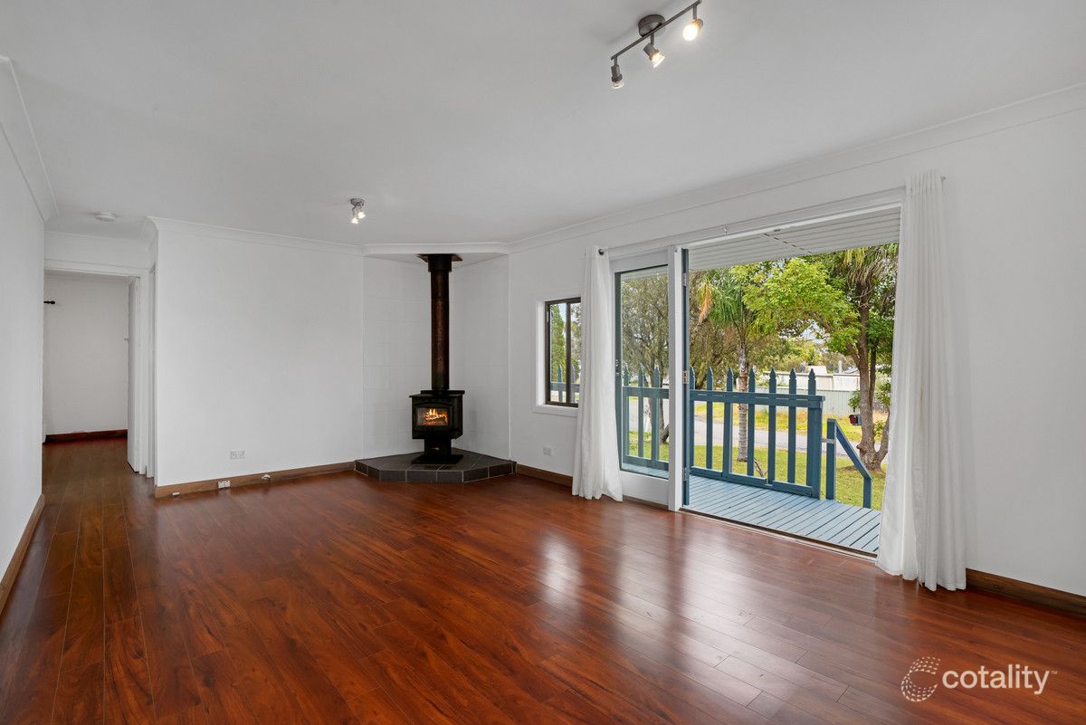 9 Anembo Ave, Summerland Point, NSW 2259