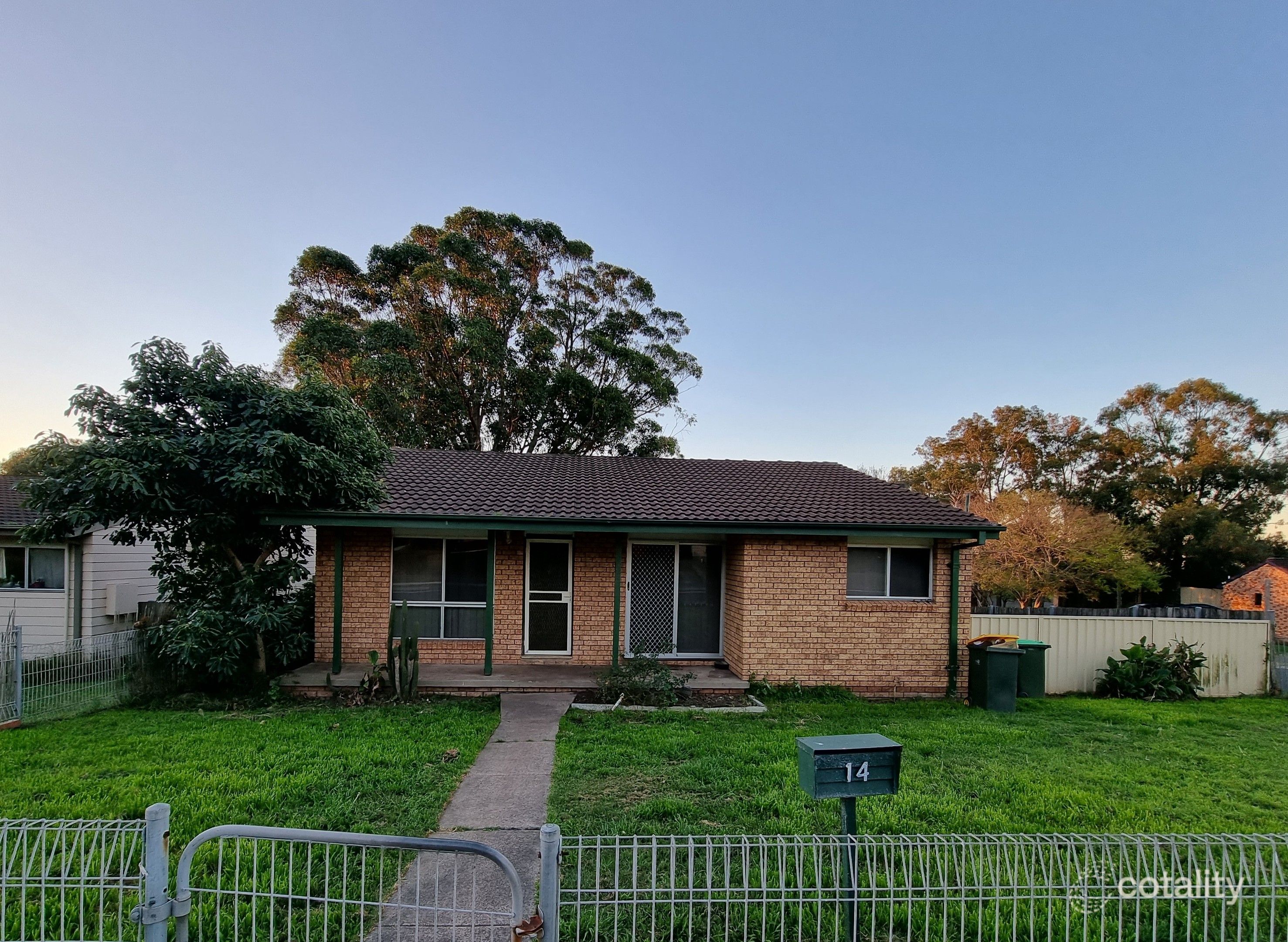 14 Carrington St, Barrack Heights, NSW 2528