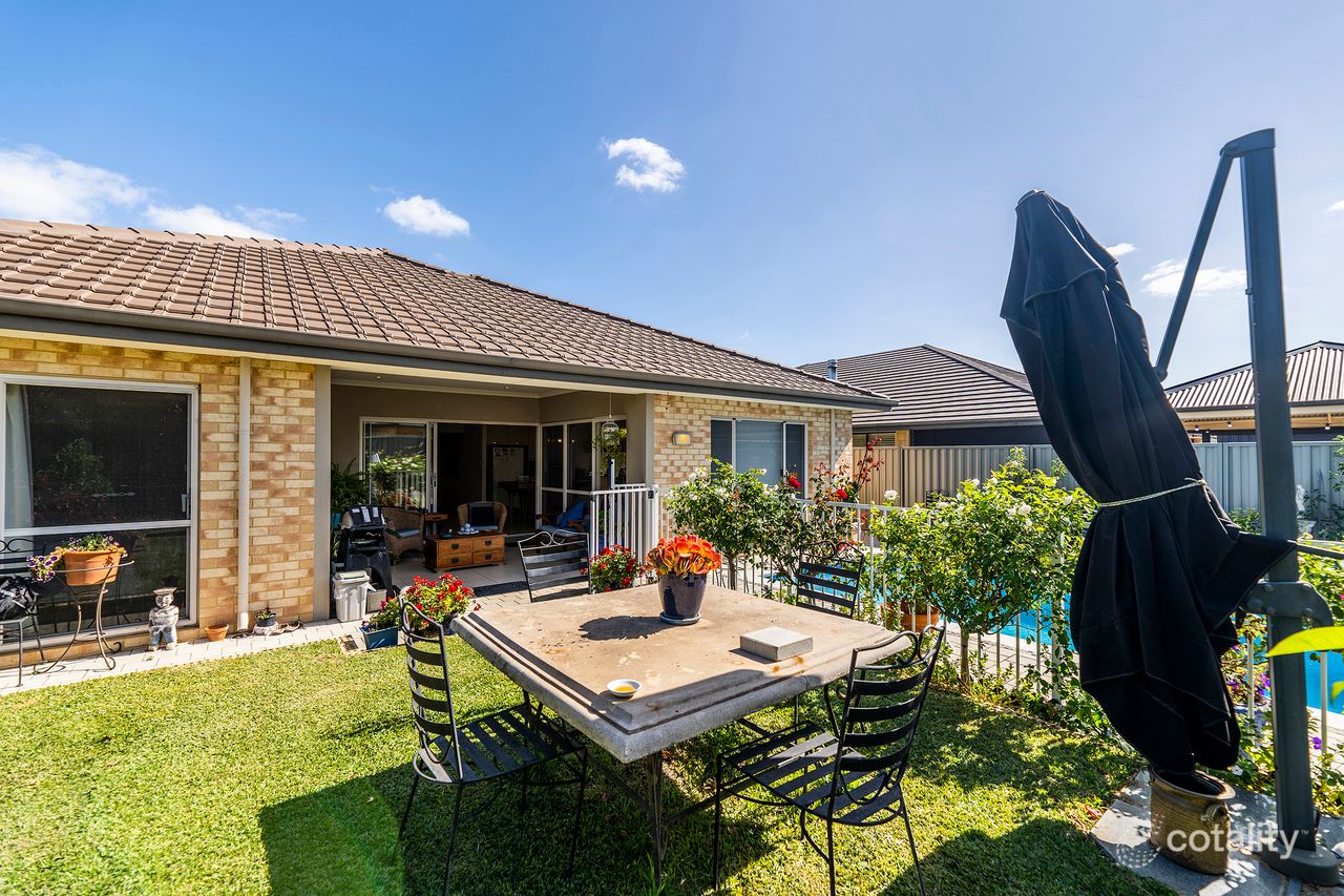 8 Purcell Gdns, South Yunderup, WA 6208