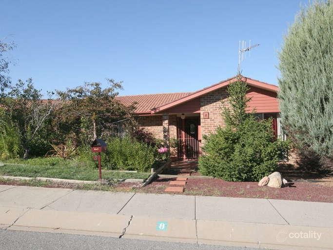 8 Rule St, Isaacs, ACT 2607