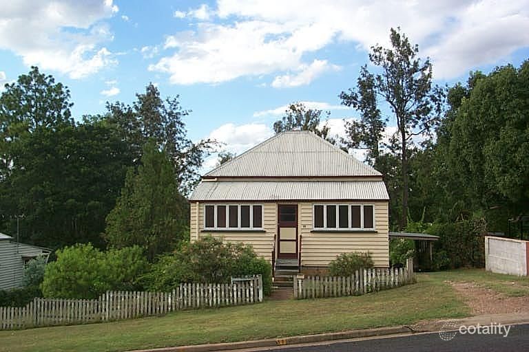 11 Macrae St, Woodend, QLD 4305