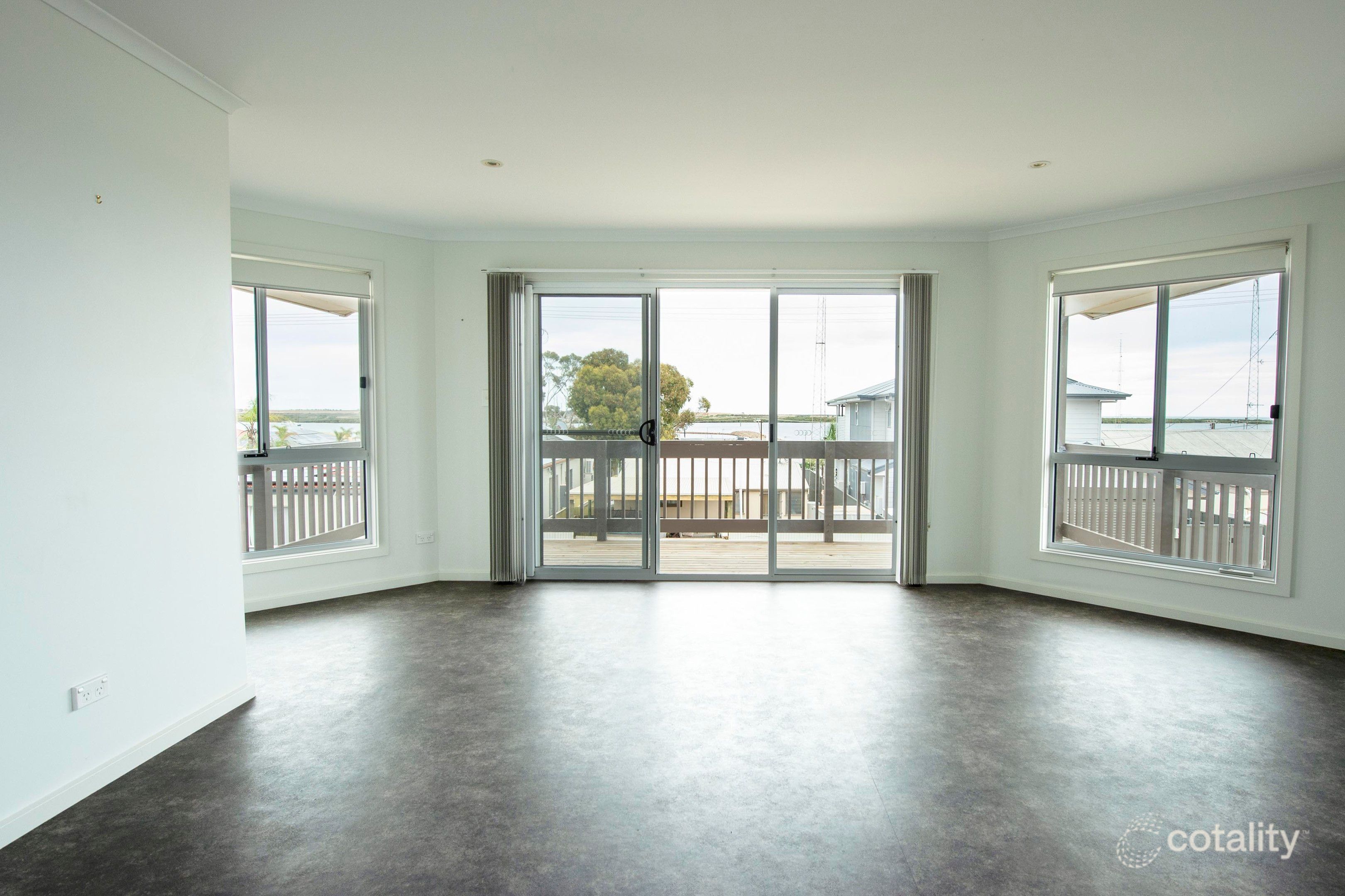 7 Fisherman Bay Rd, Port Broughton, SA 5522