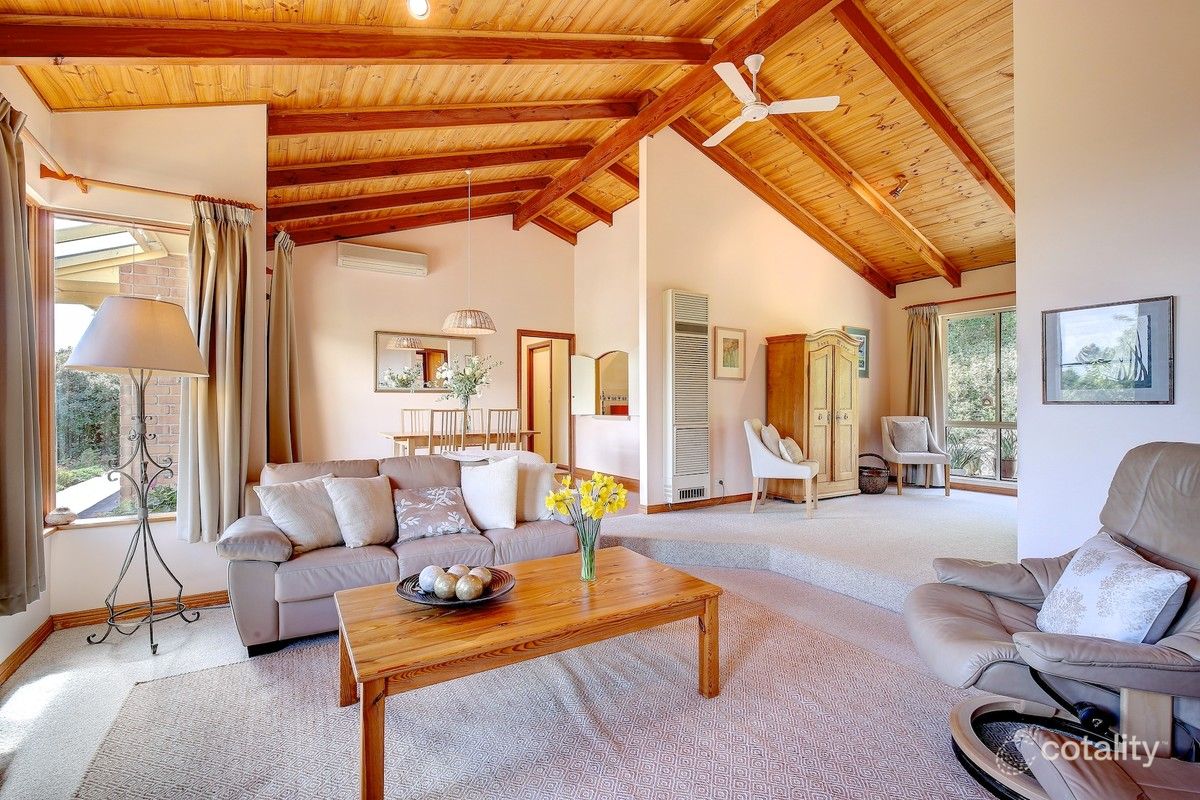 62 Emmett Rd, Crafers West, SA 5152