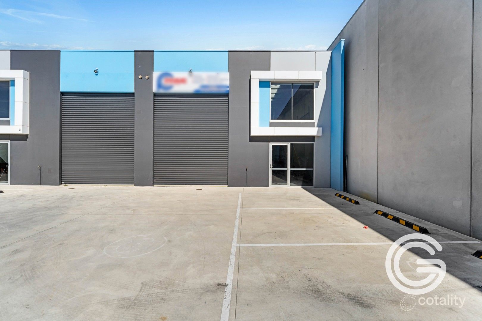 4 Spillway Cl, Clyde North, VIC 3978