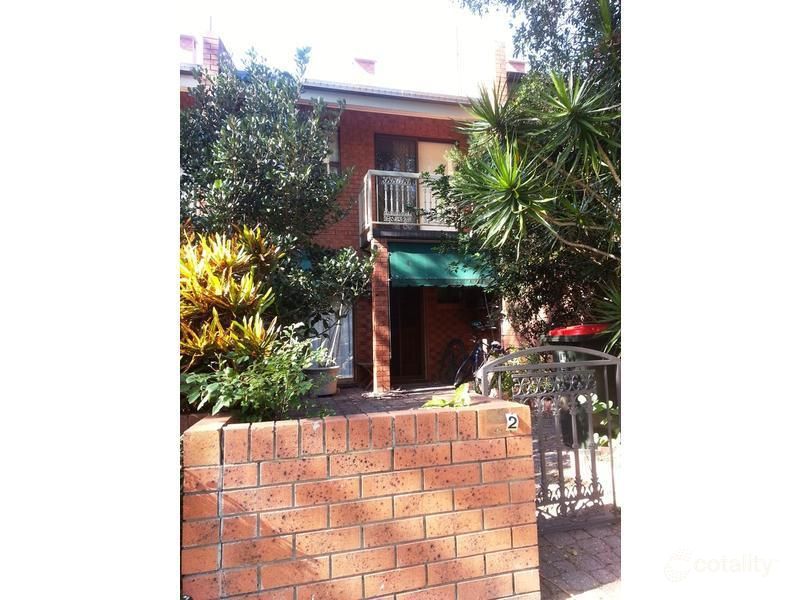 2/11 Austral St, St Lucia, QLD 4067
