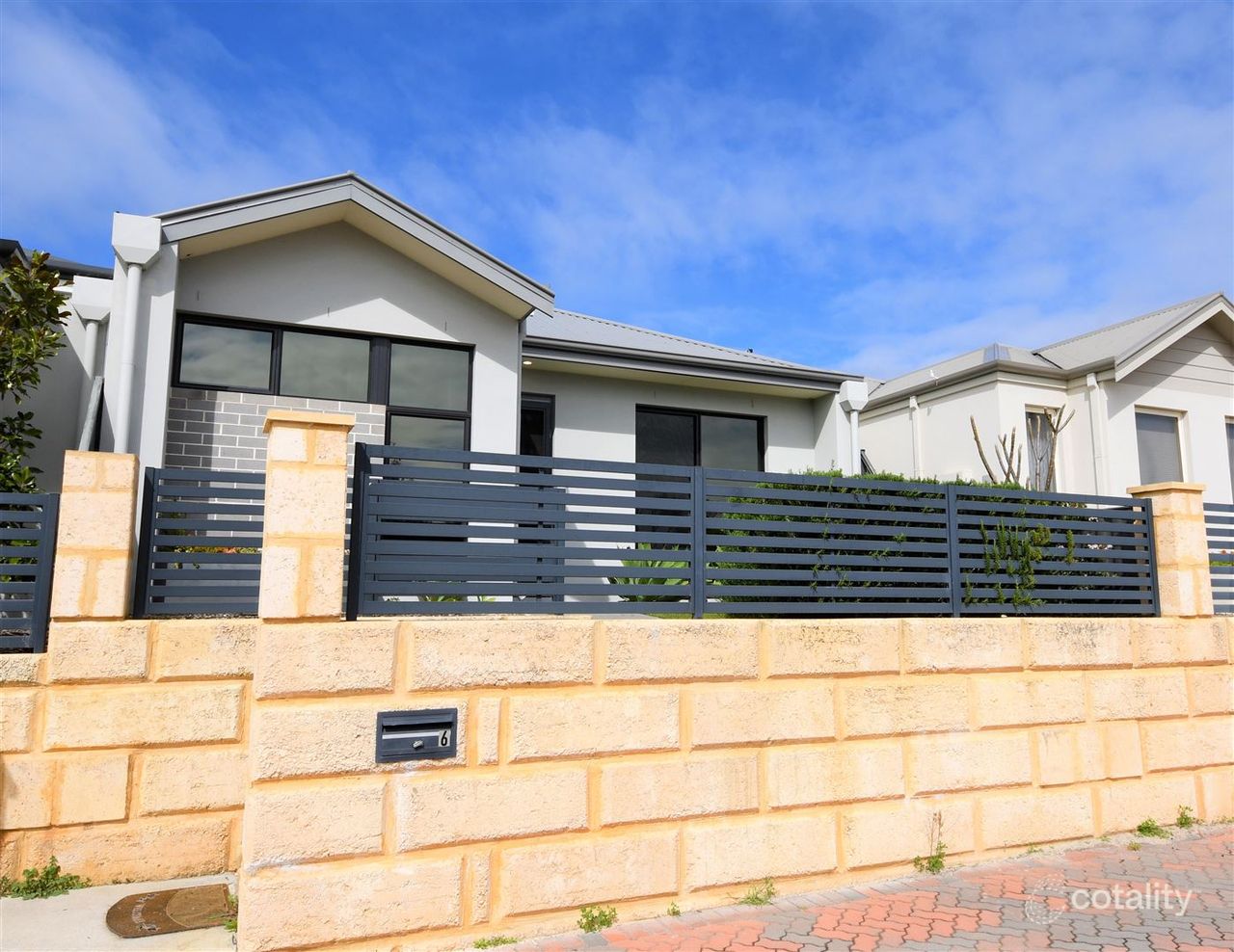 6 Luxhay Pkwy, Aveley, WA 6069