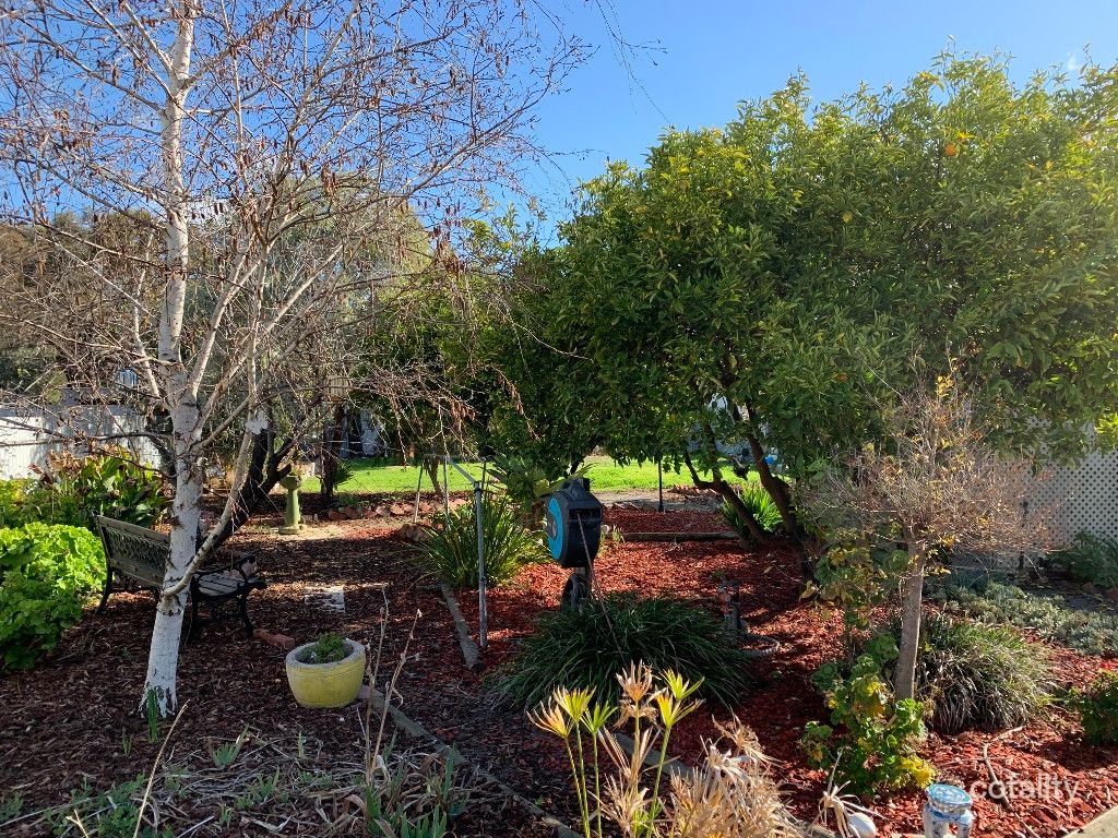 26 Anderson St, Warracknabeal, VIC 3393