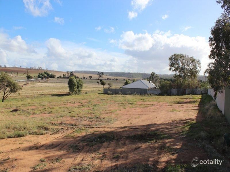 8 Lewis Way, Northam, WA 6401