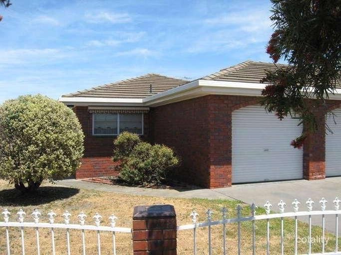 2/1 Reston Ct, Highton, VIC 3216