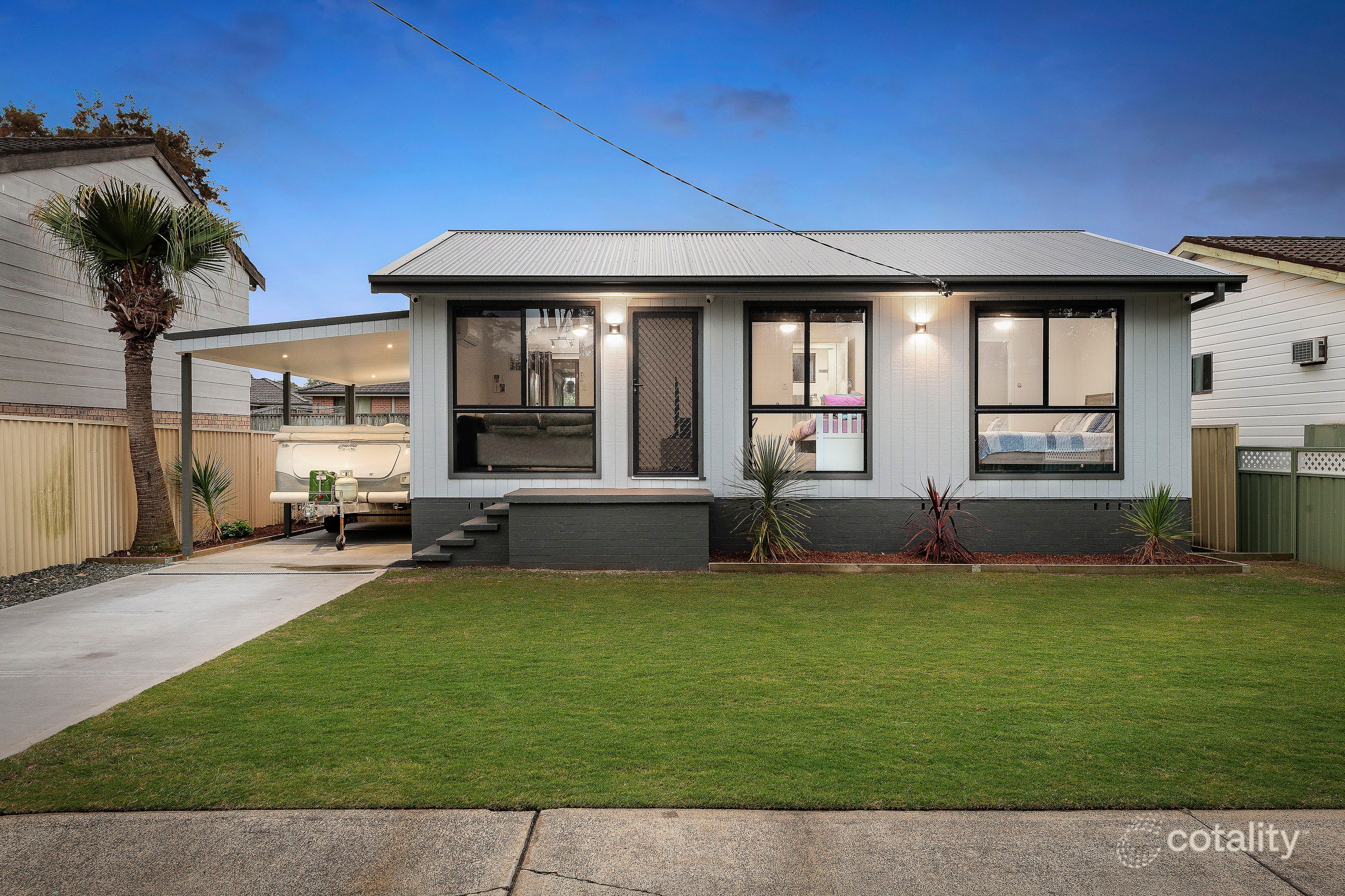 9 Allambee Cres, Blue Haven, NSW 2262