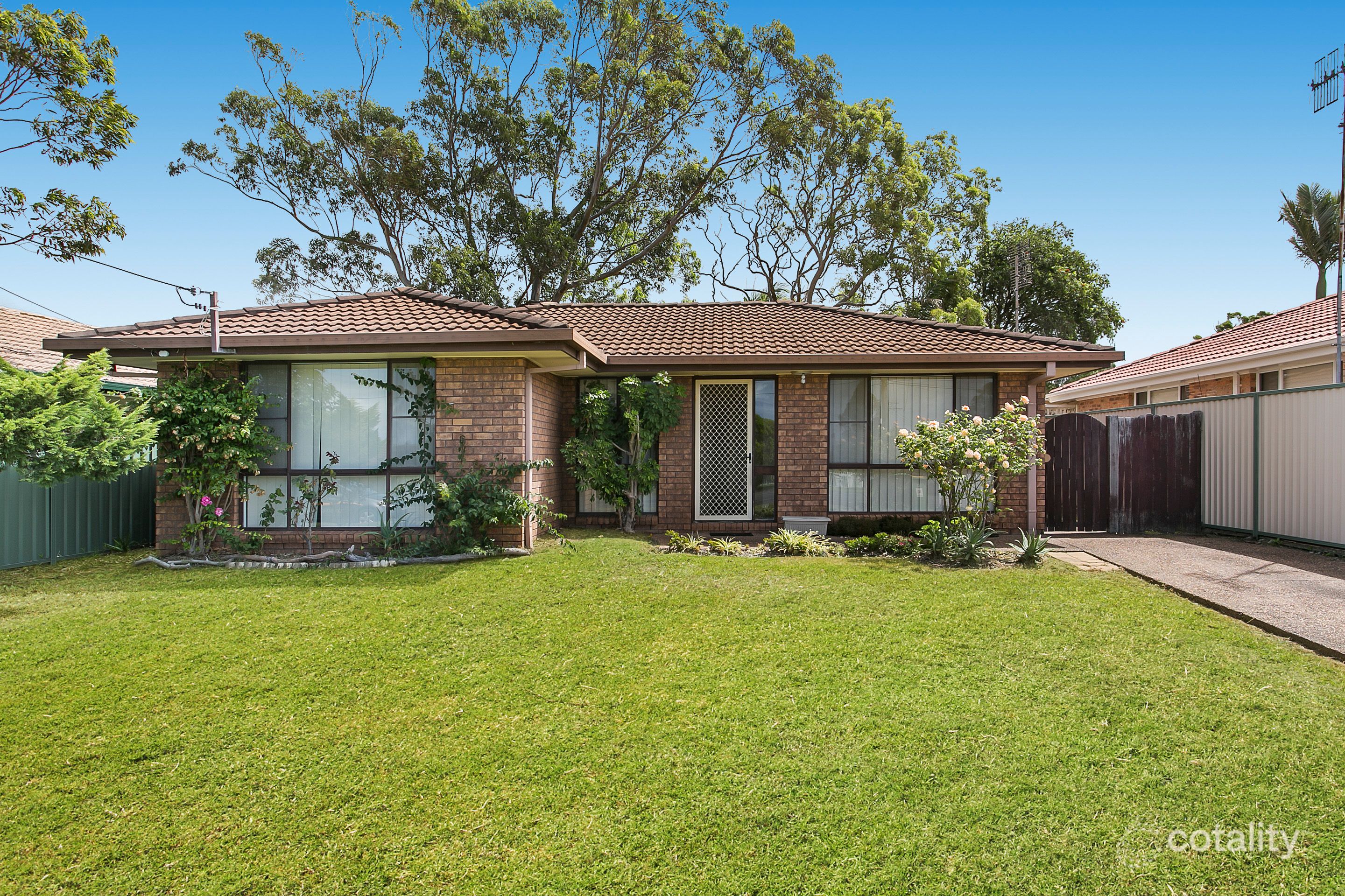 12 Gorokan Dr, Lake Haven, NSW 2263
