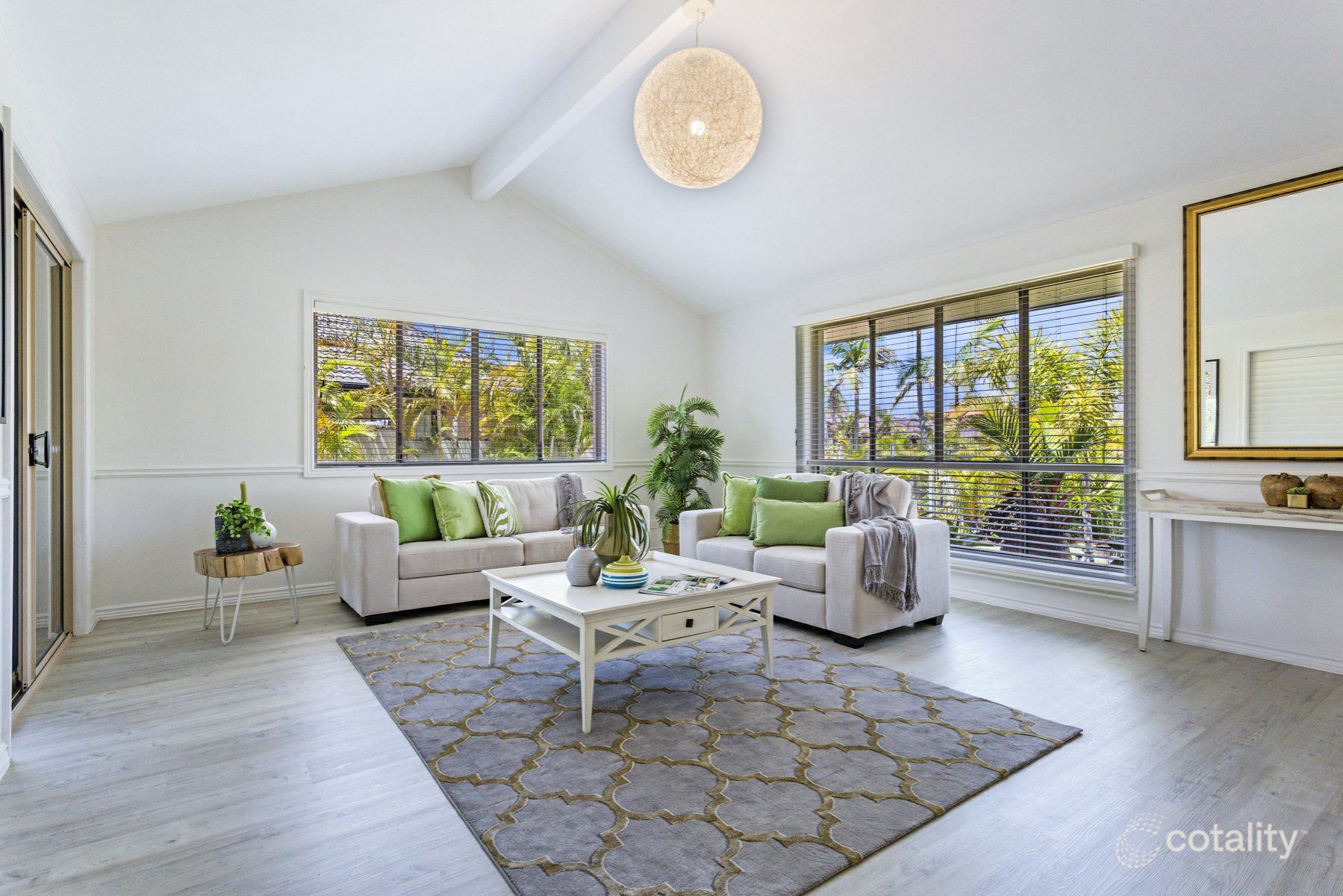 8 Bon Aire Ct, Clear Island Waters, QLD 4226