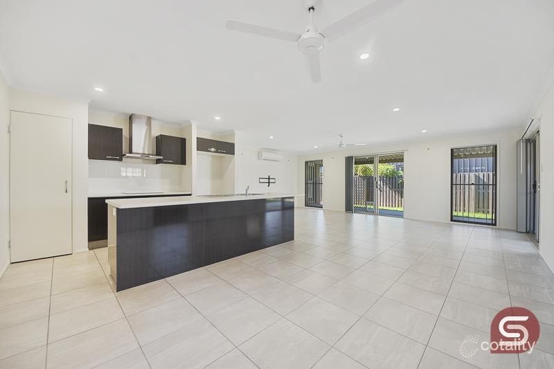 20 Lakeside Cres, Ningi, QLD 4511