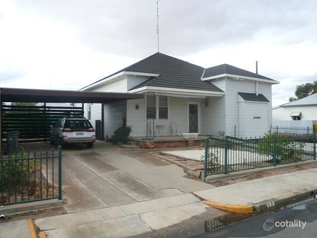 17 Campbell St, Warracknabeal, VIC 3393