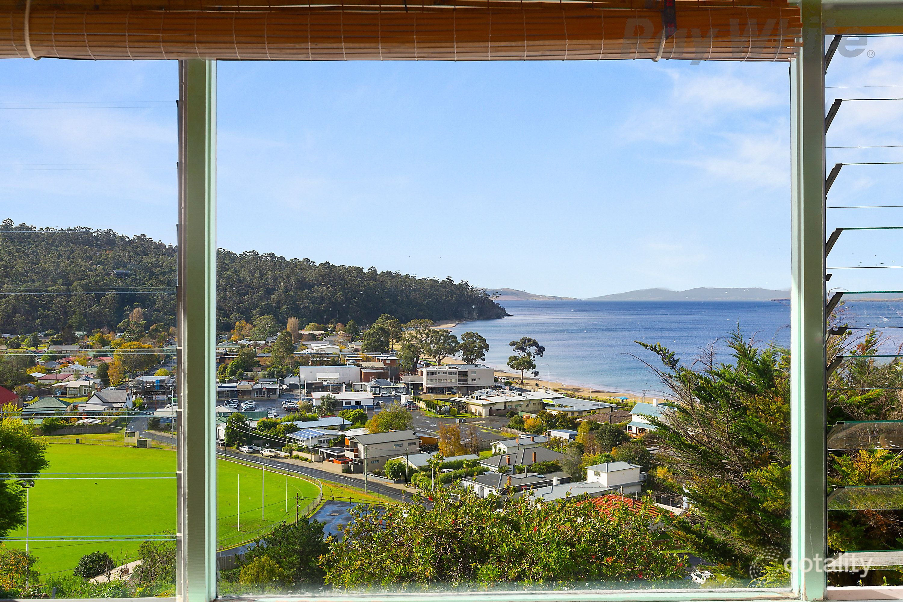 50 Roslyn Ave, Kingston Beach, TAS 7050