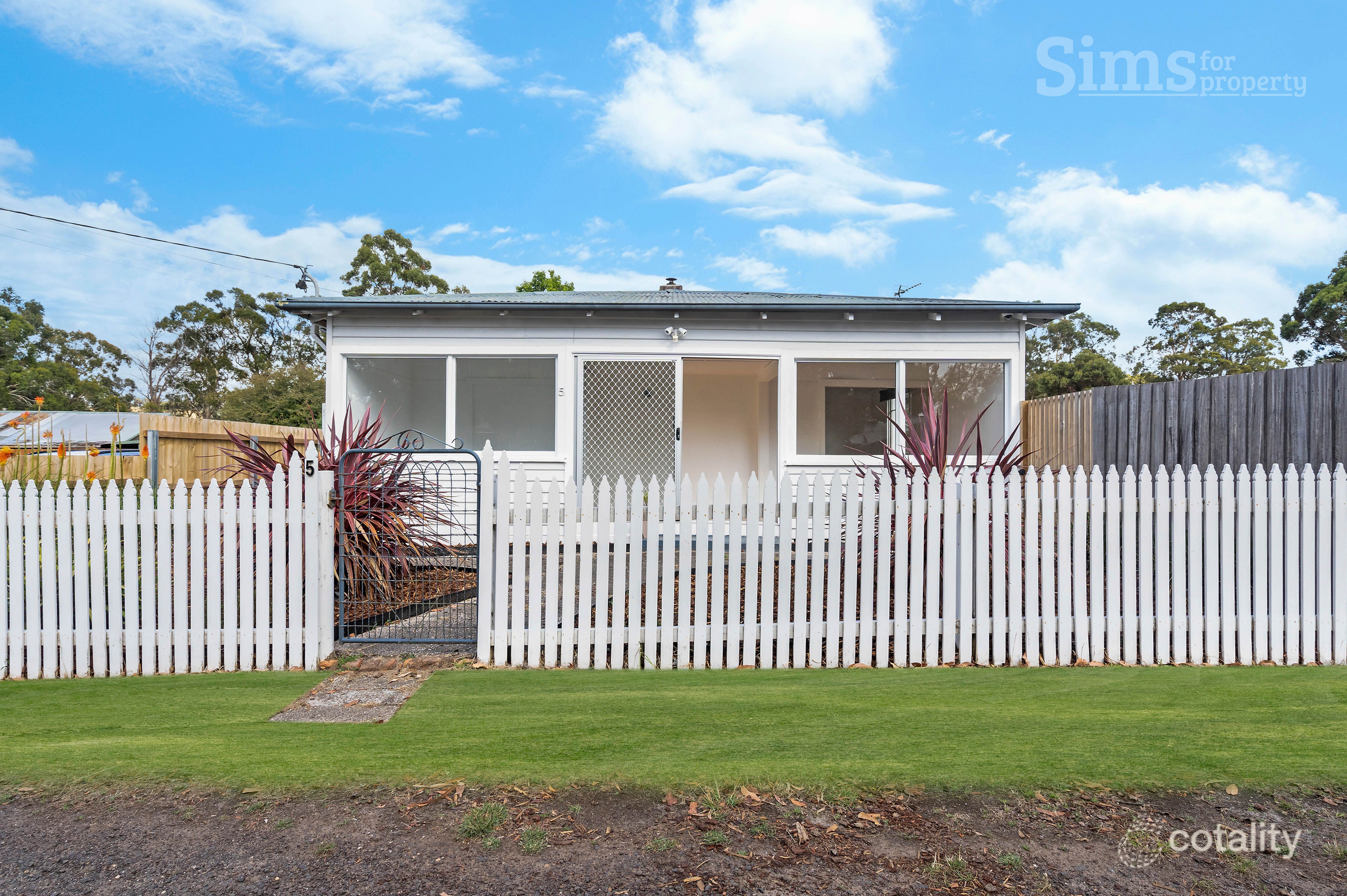 5 Kearles St, Gravelly Beach, TAS 7276