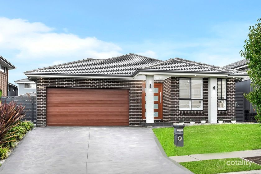 12 Fleet St, Gregory Hills, NSW 2557