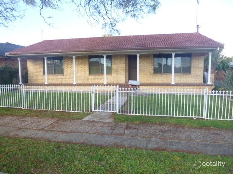 359 Clarinda St, Parkes, NSW 2870