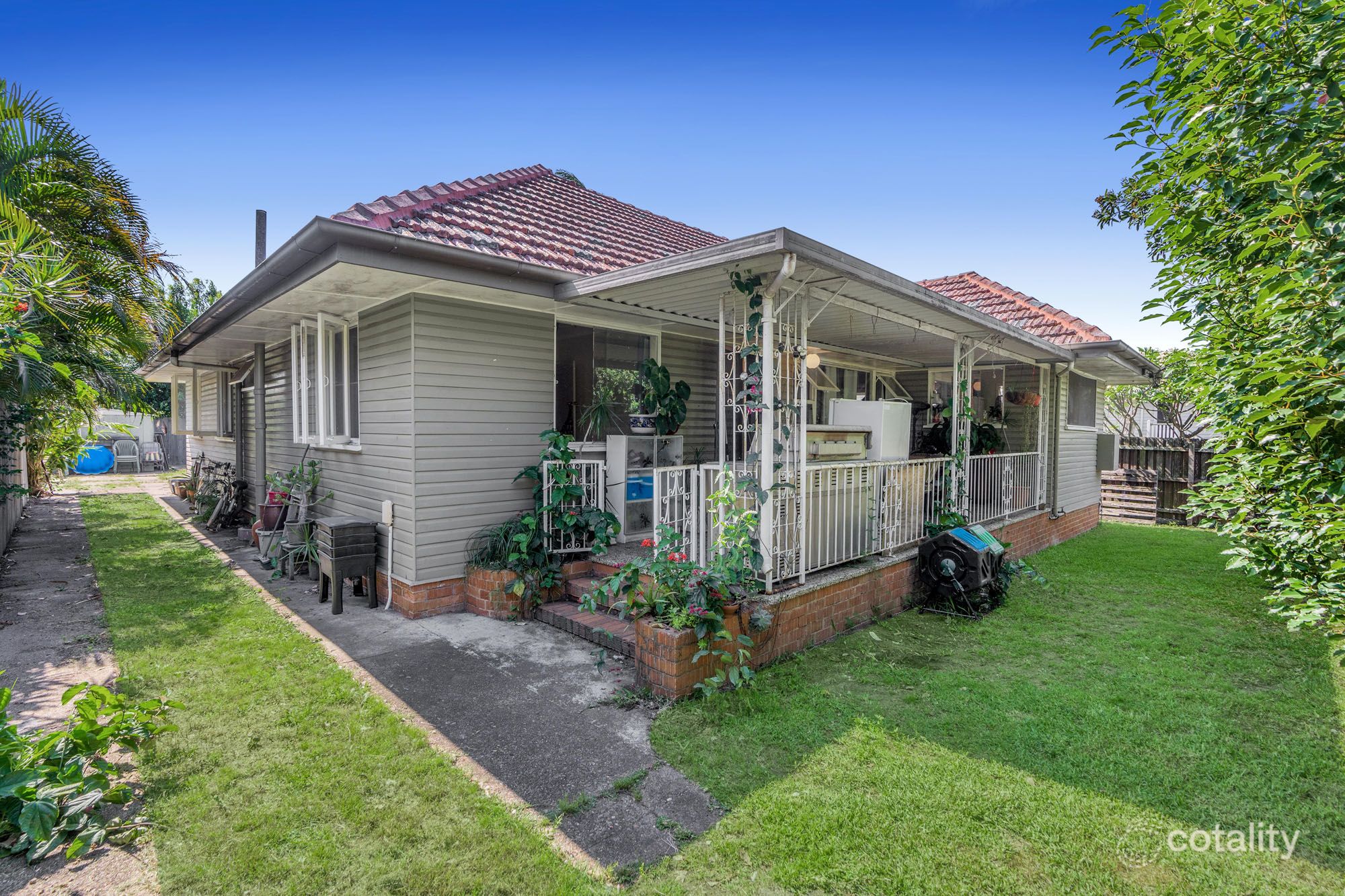 11 Avoca St, Yeronga, QLD 4104