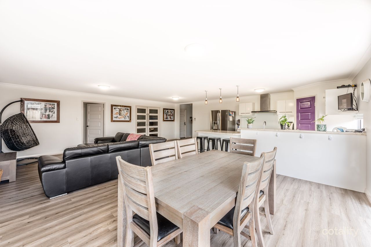 15 Stroud St, Beachlands, WA 6530