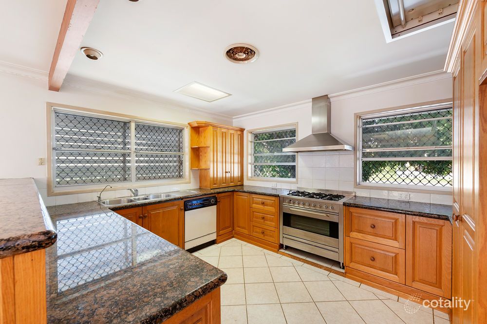 30 Jeays St, Scarborough, QLD 4020