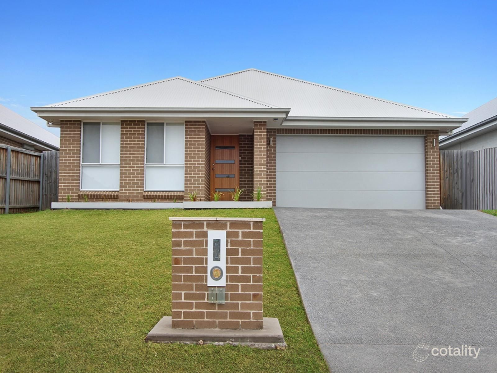 19 Wingello Cres, Tullimbar, NSW 2527