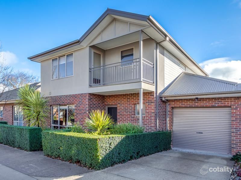 2/7 Rodney St, Gisborne, VIC 3437