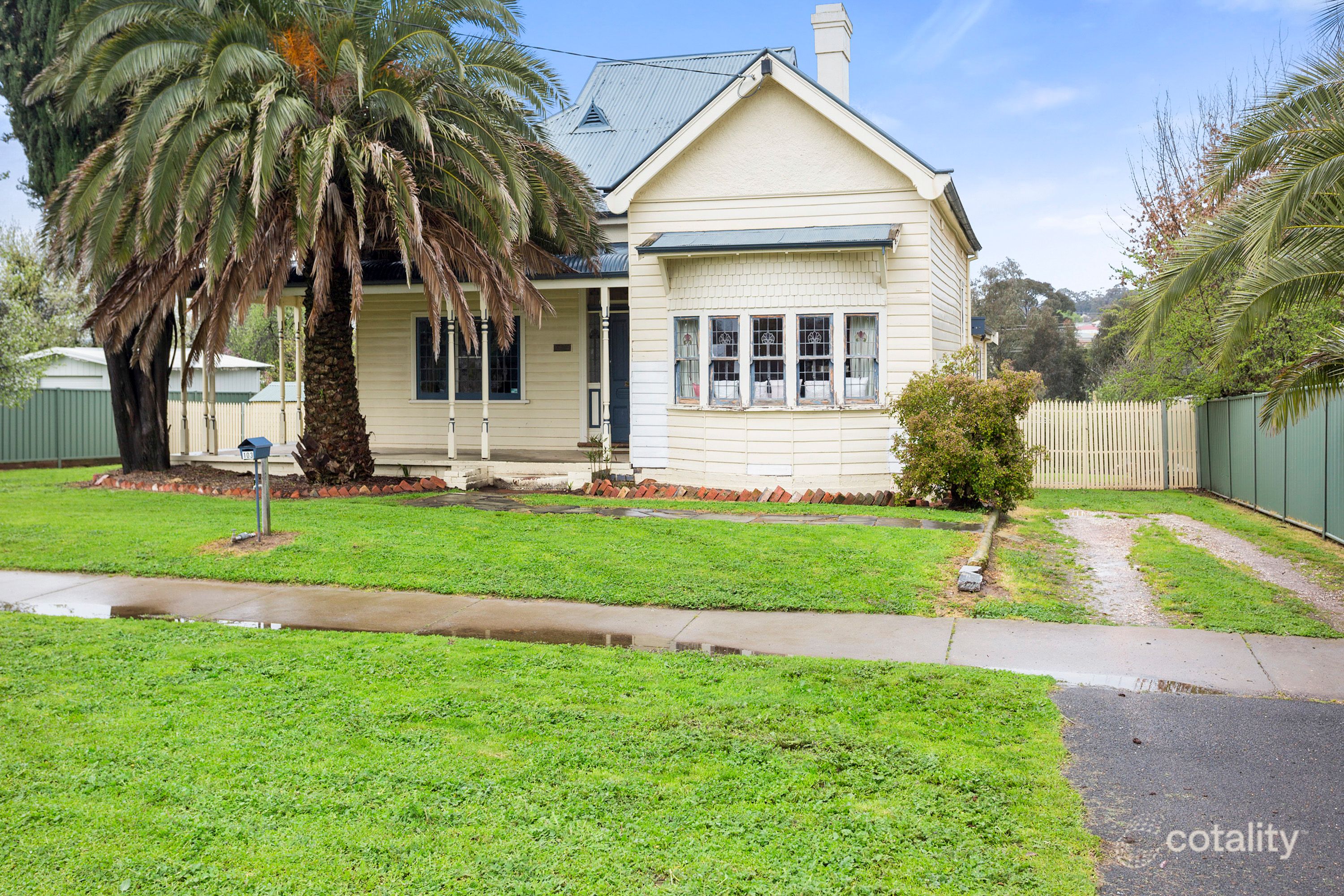 103 Carpenter St, Quarry Hill, VIC 3550