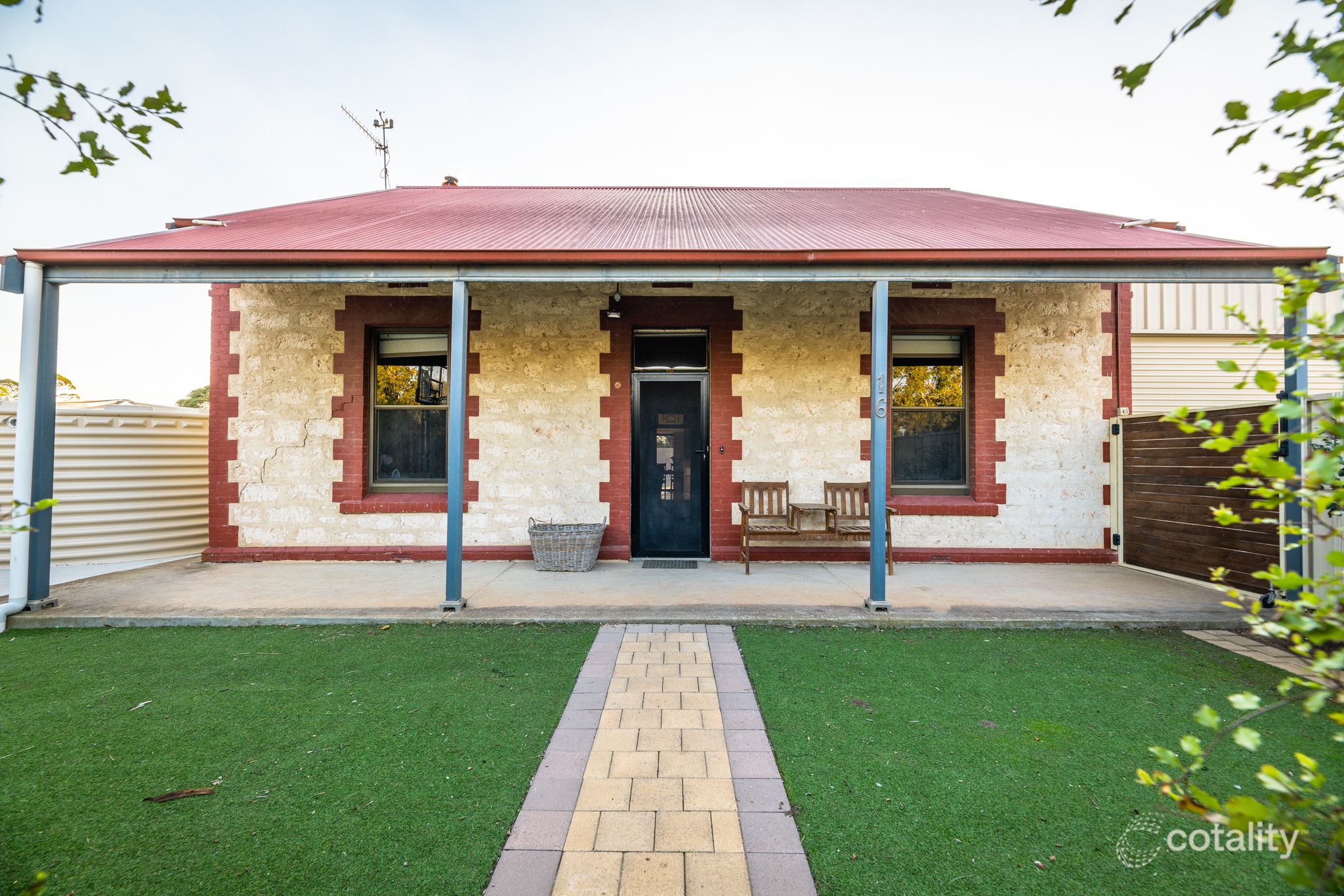 16 Bruce Tce, Cummins, SA 5631