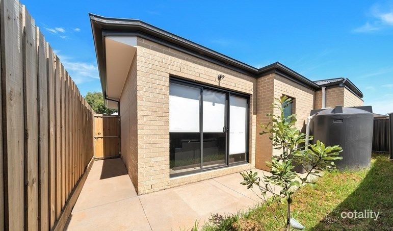 2/6 Greenleaf Cct, Tarneit, VIC 3029
