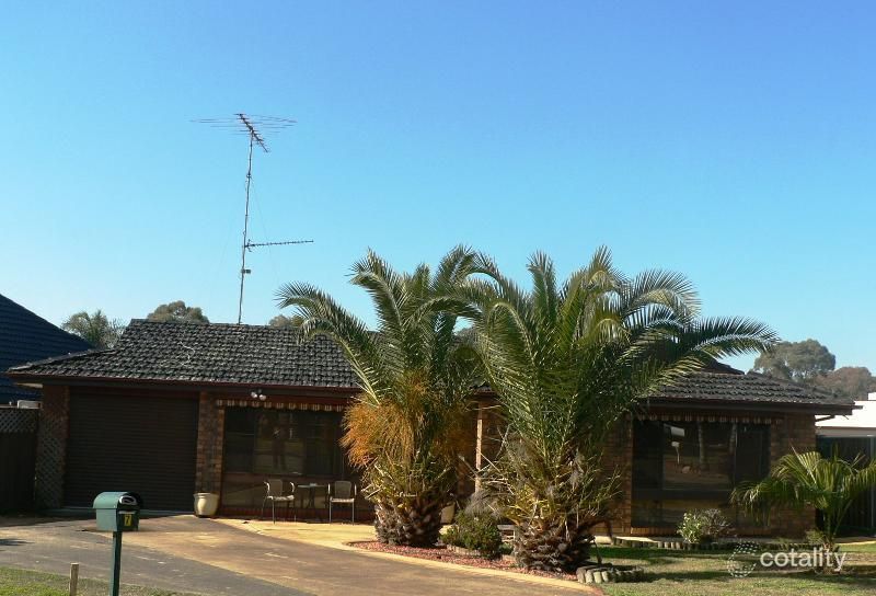 8 Hay Cl, St Clair, NSW 2759